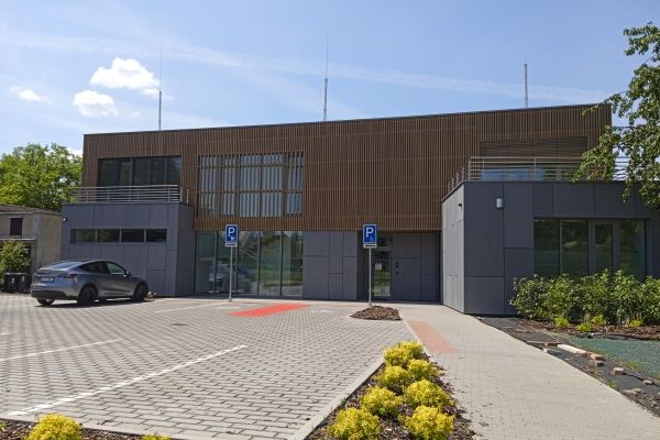 2-425D9149B-A862-7BB7-EAA2-236FC34EB7FC.jpg