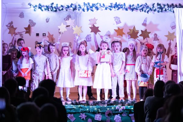 kouzelny-advent-1010F12137C-CD5B-A42D-1B24-11CF774A8692.jpg