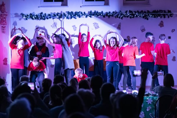 kouzelny-advent-116B9CFA4EF-7D5B-612C-04D9-0D4CE00AAB00.jpg